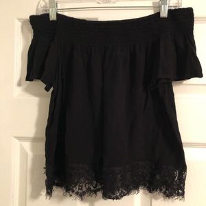 Forever 21 Tops - Black off the shoulder top Forever 21 Tops - Black off the shoulder top
